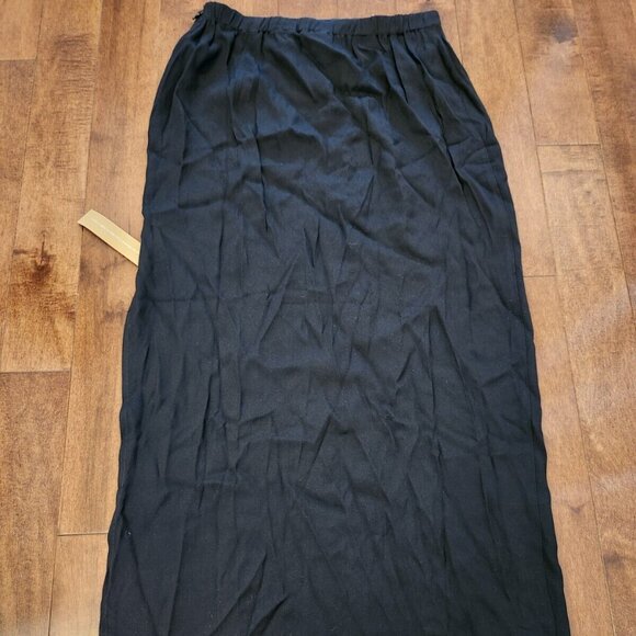 Reformation women's black skirt in size 6 - Picture 2 of 11
